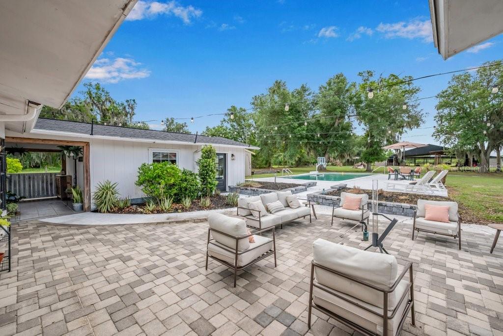 Image 44 of 80 For 7820 Lithia Pinecrest Road