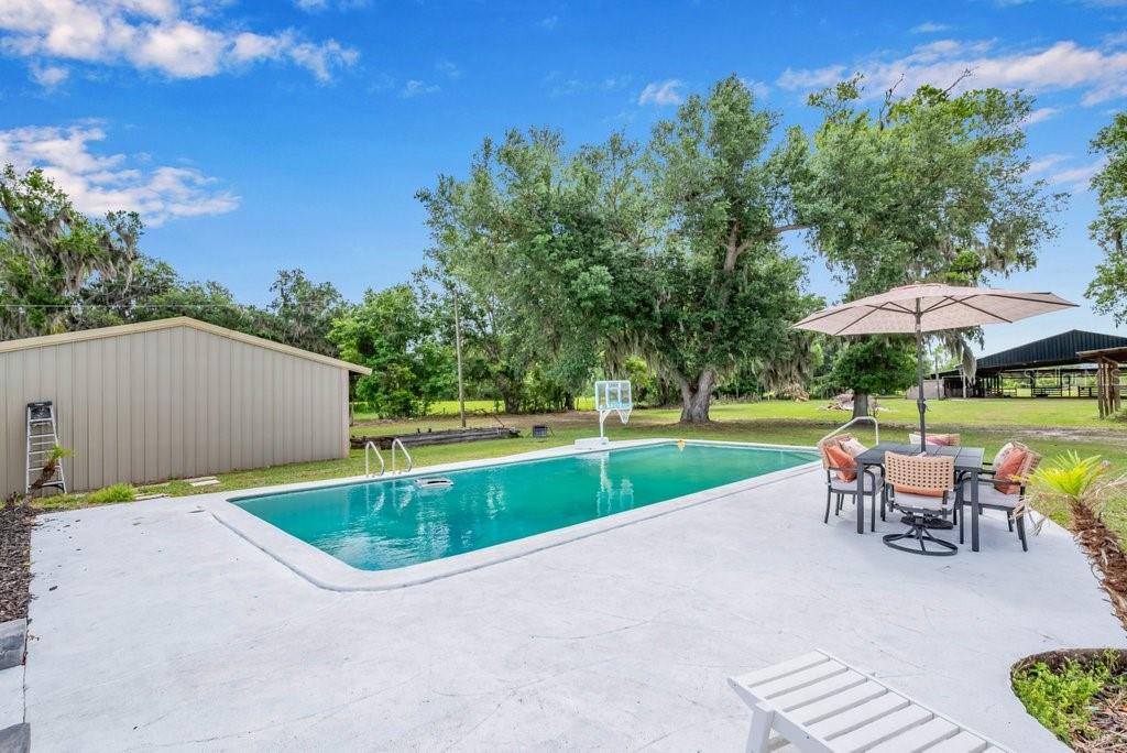 Image 47 of 80 For 7820 Lithia Pinecrest Road