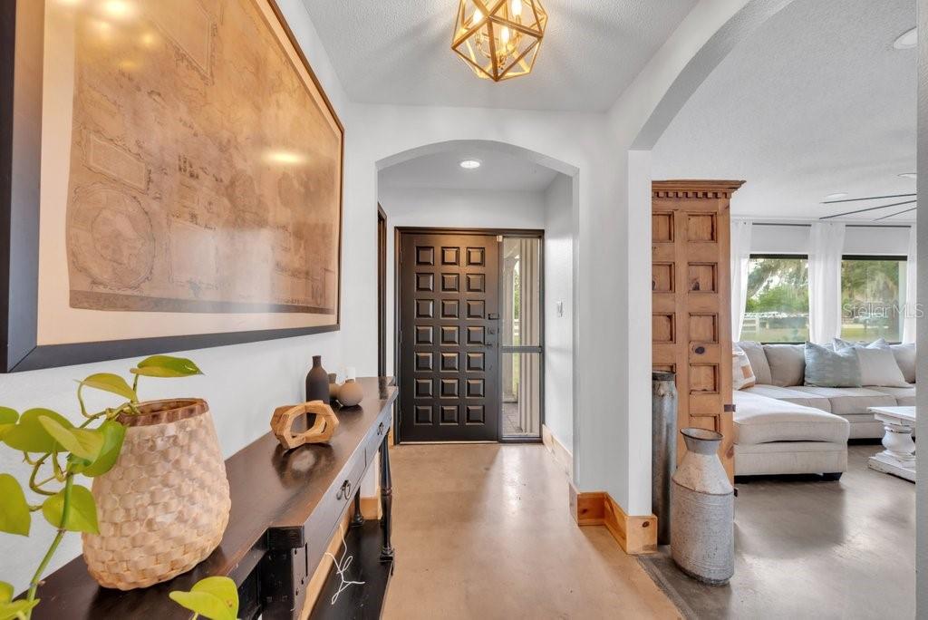 Image 9 of 80 For 7820 Lithia Pinecrest Road