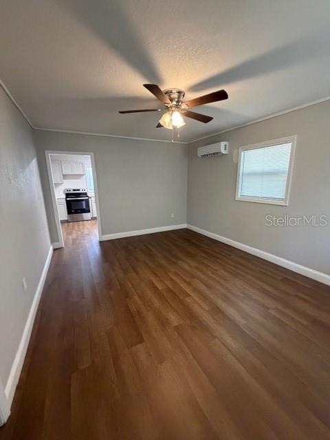 Image 2 of 8 For 37802 Whitehouse Avenue