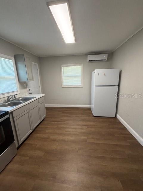 Image 7 of 8 For 37802 Whitehouse Avenue