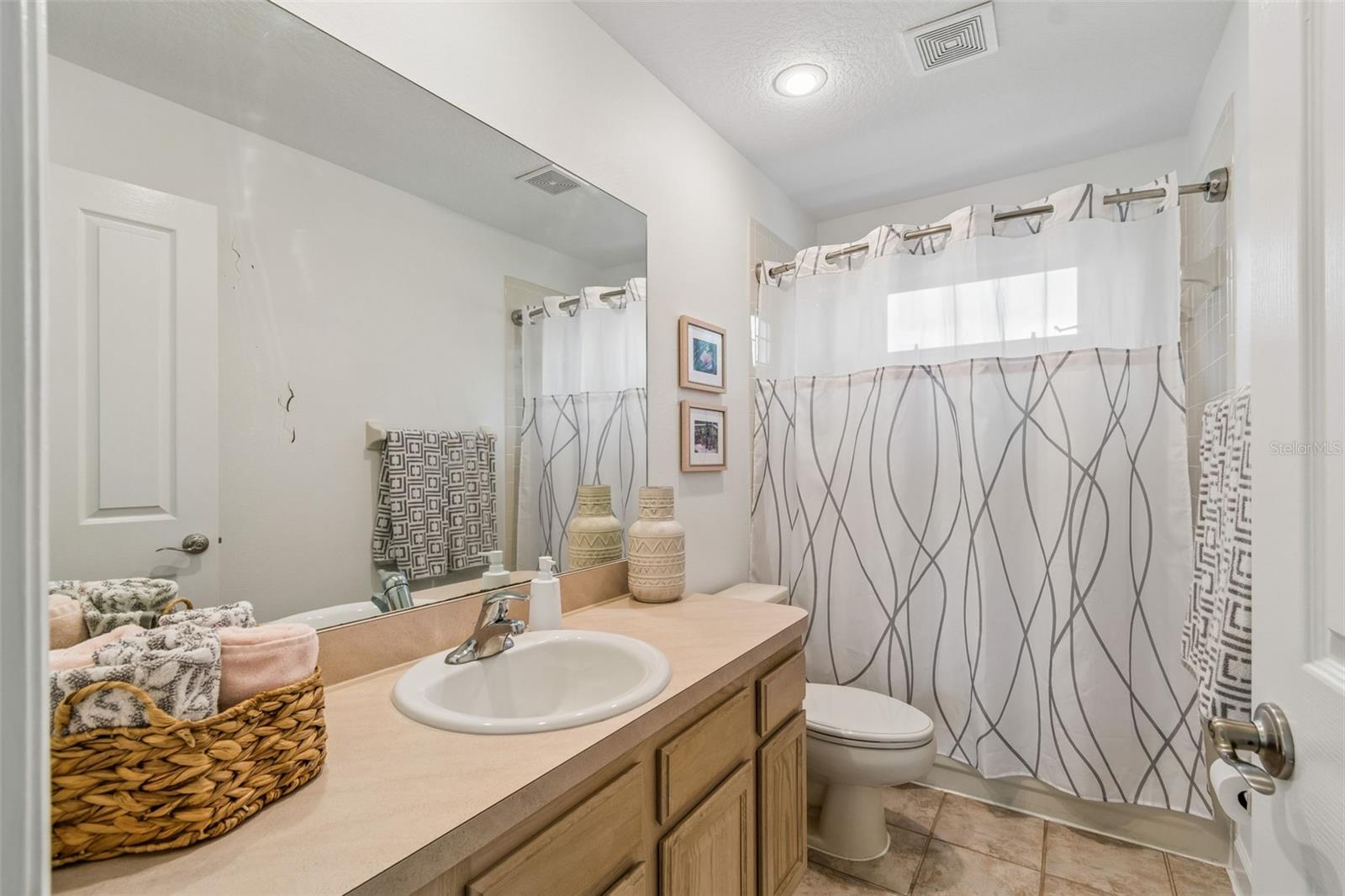 Image 33 of 67 For 5414 Avenal Drive