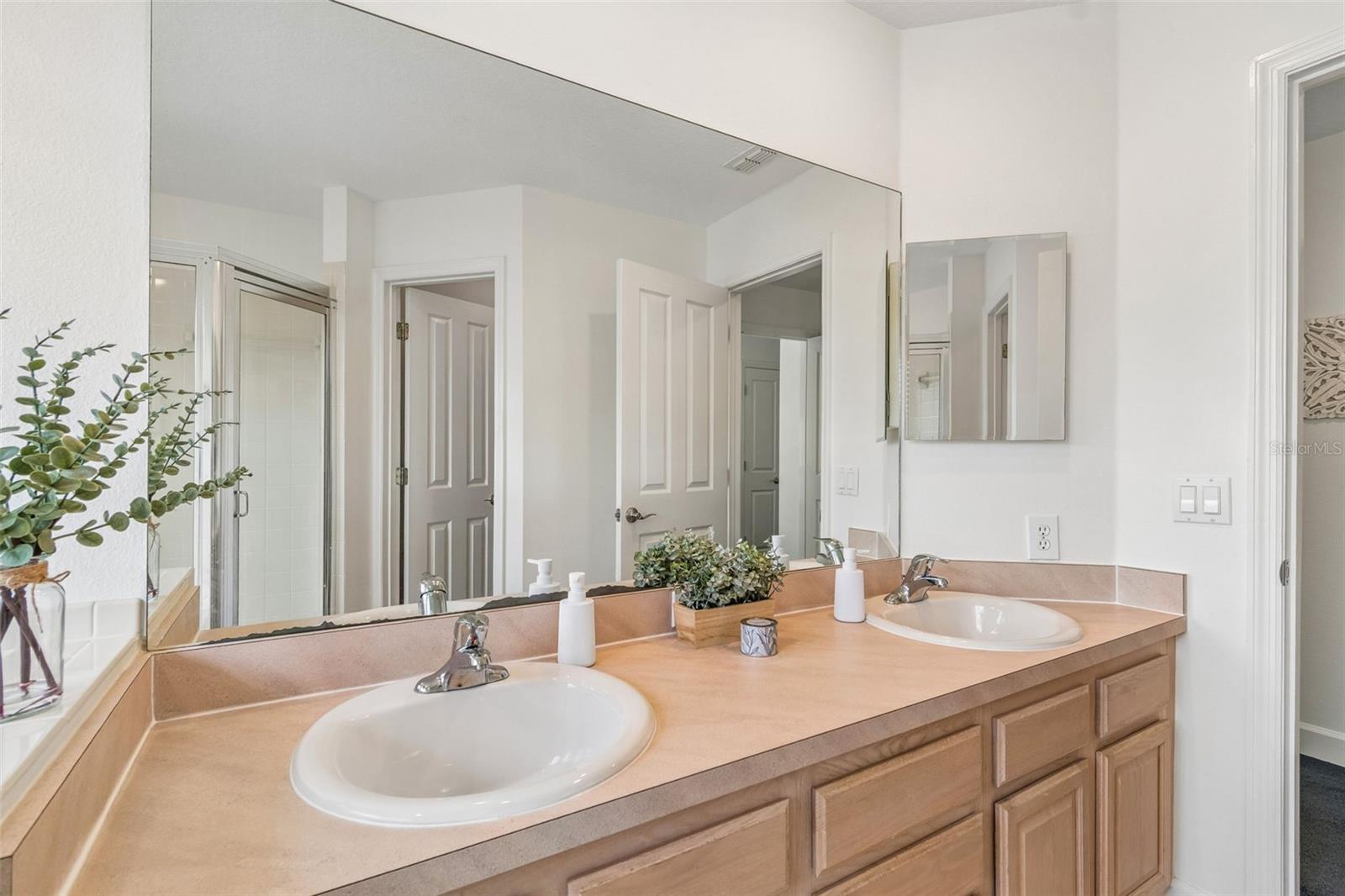 Image 40 of 67 For 5414 Avenal Drive