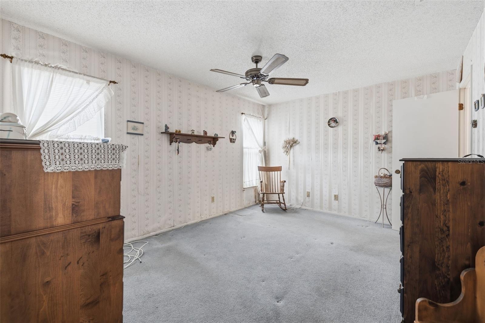 Image 11 of 25 For 6430 Cedarbrook Drive S