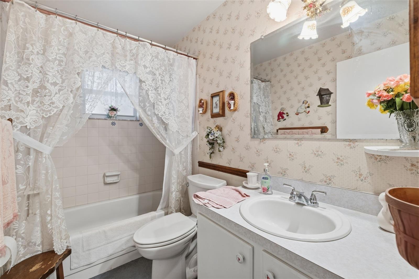 Image 16 of 25 For 6430 Cedarbrook Drive S