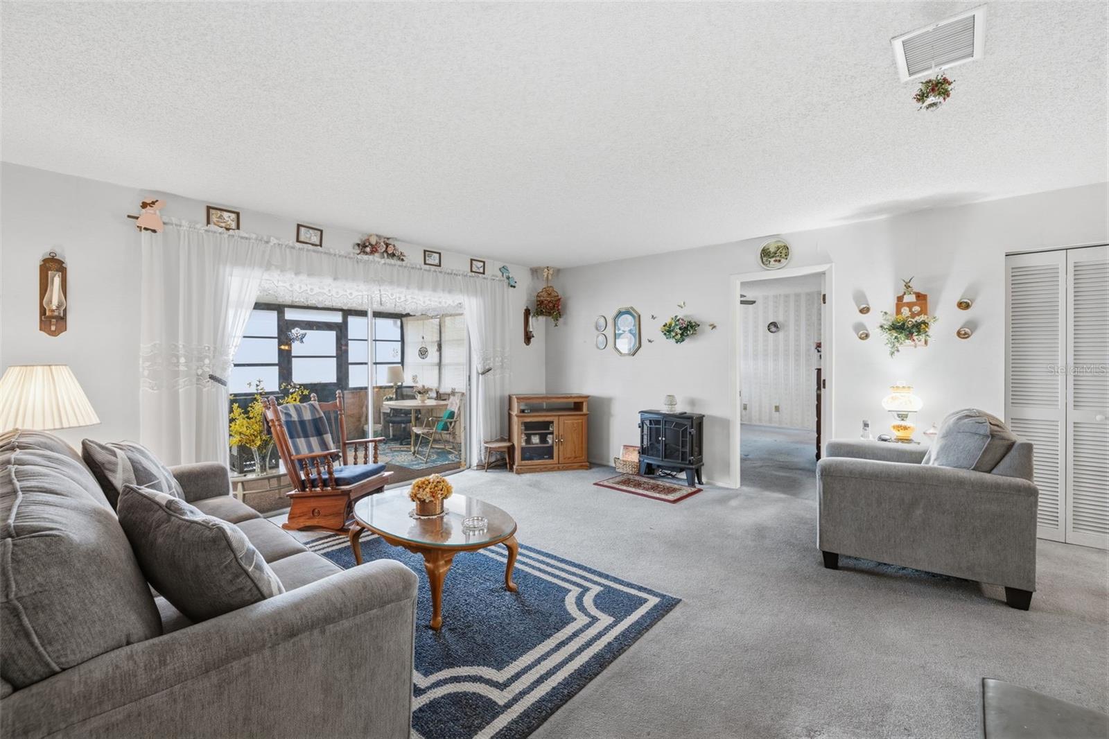 Image 3 of 25 For 6430 Cedarbrook Drive S