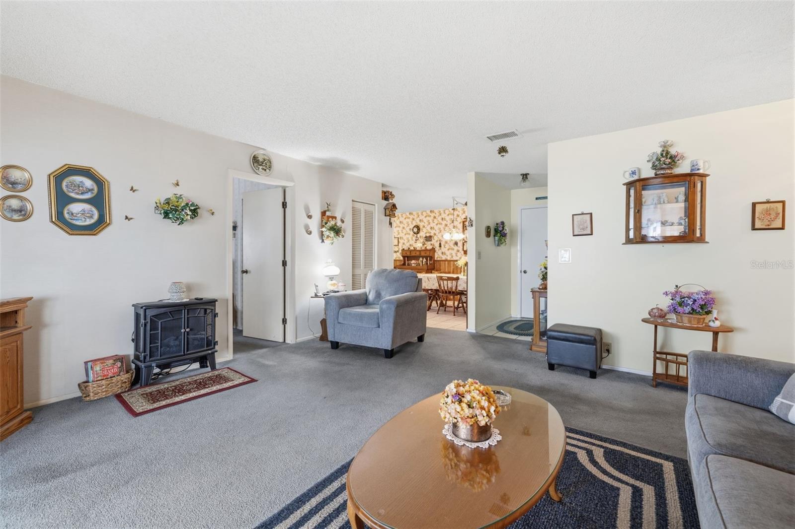 Image 4 of 25 For 6430 Cedarbrook Drive S