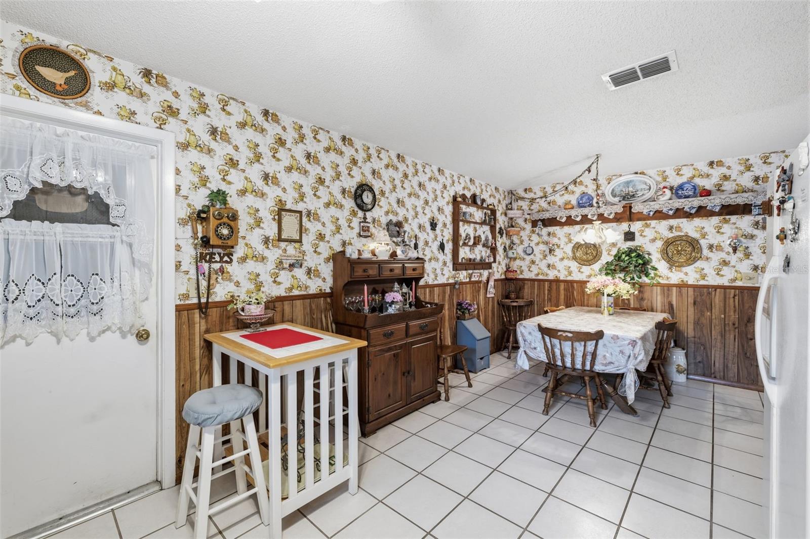 Image 9 of 25 For 6430 Cedarbrook Drive S