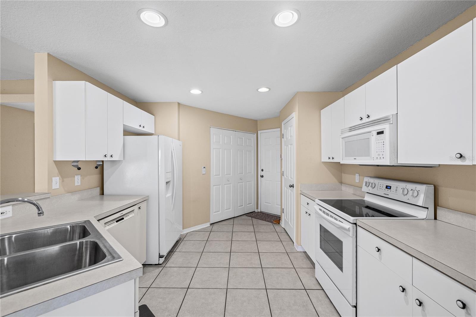 Image 12 of 42 For 2724 Golf Lake Drive 26