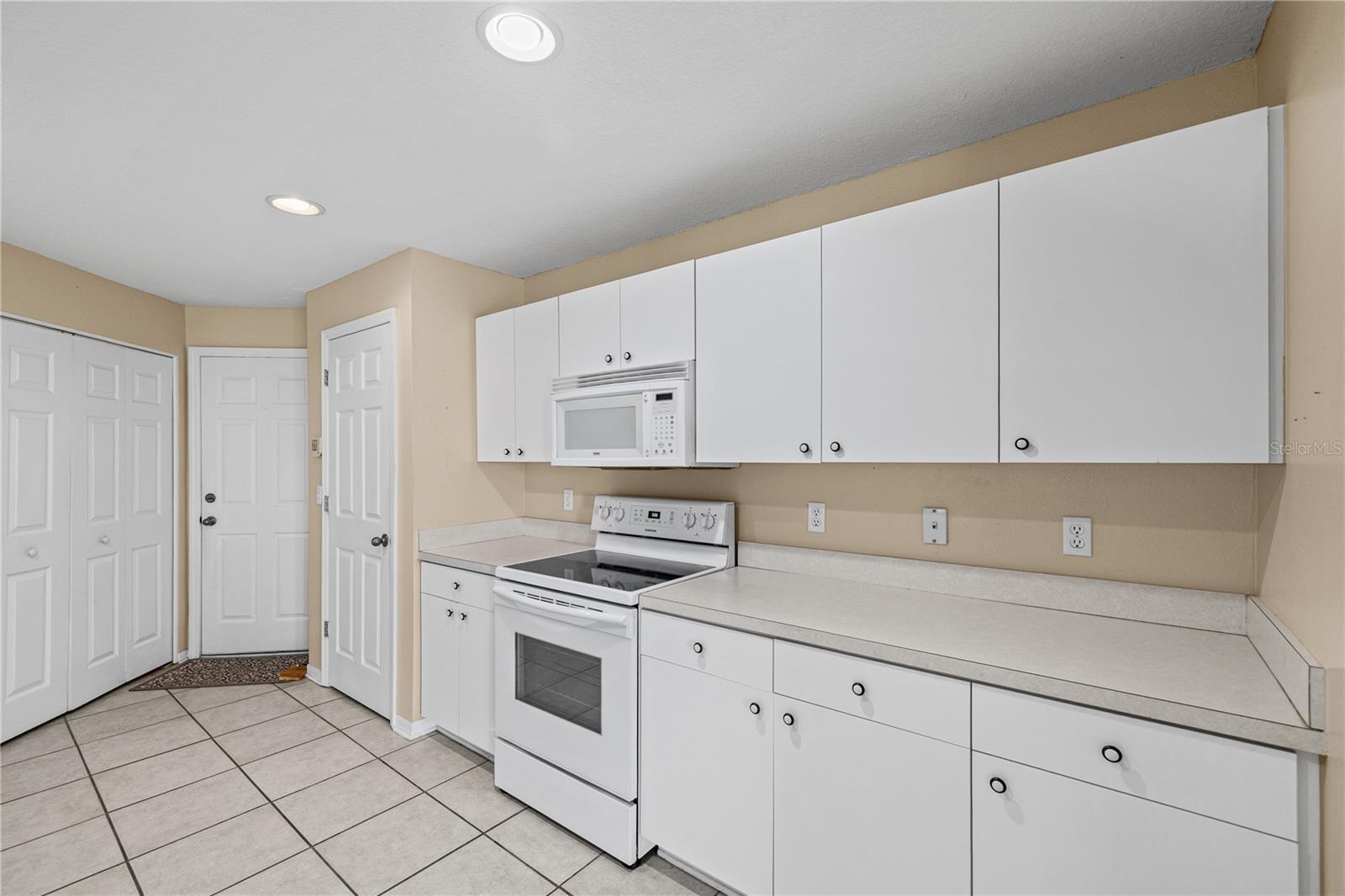 Image 13 of 42 For 2724 Golf Lake Drive 26