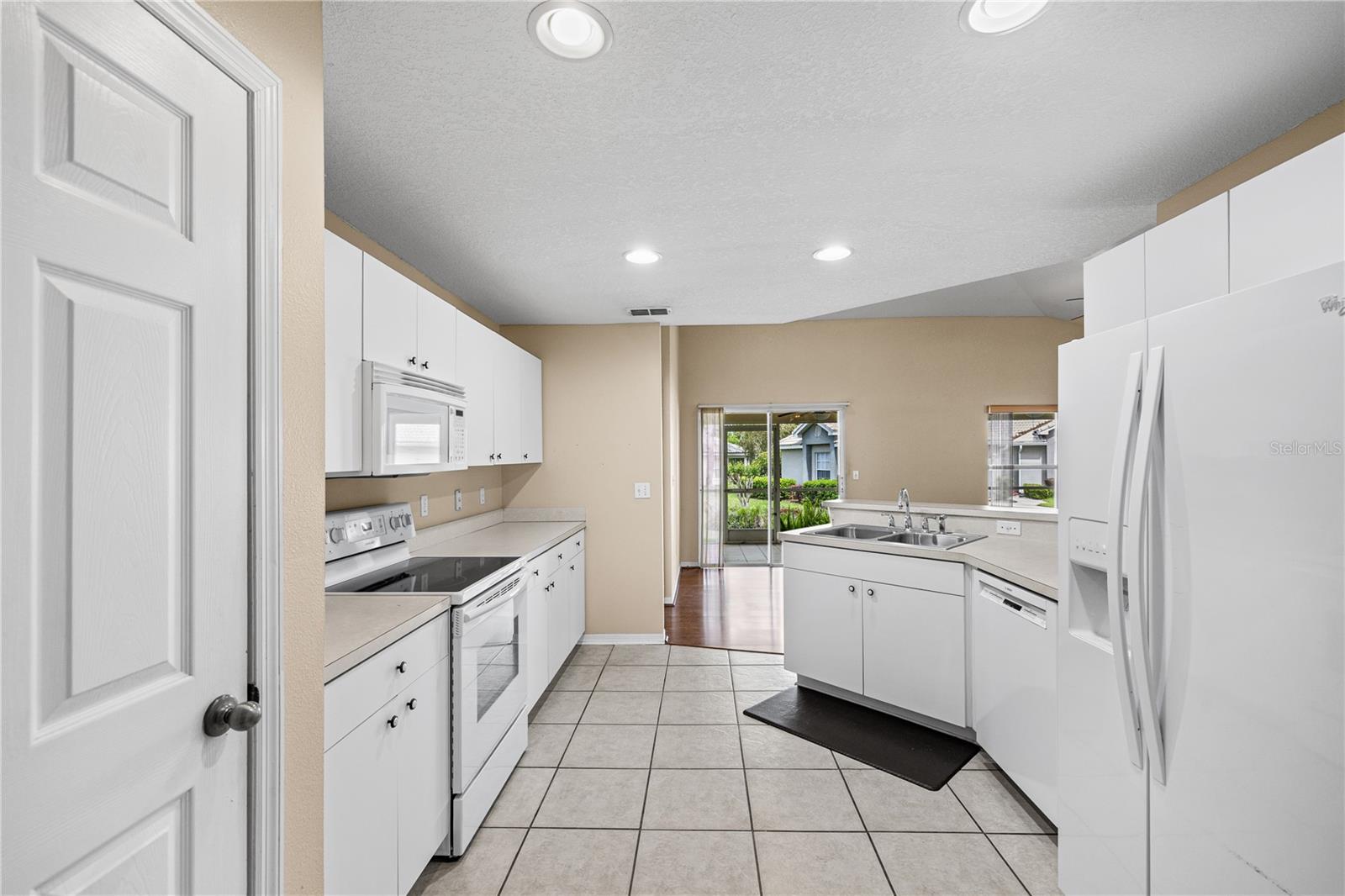 Image 15 of 42 For 2724 Golf Lake Drive 26