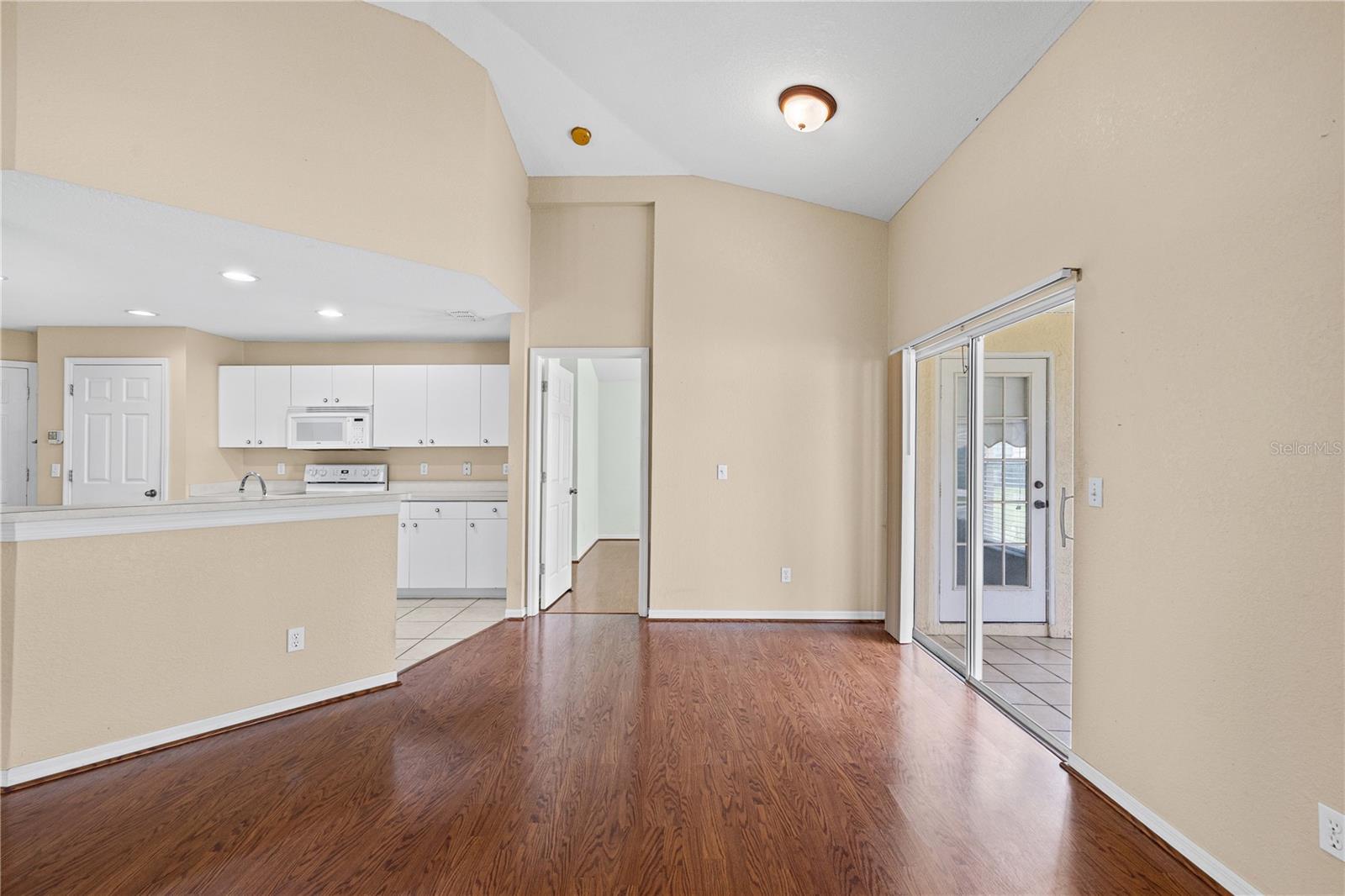 Image 6 of 42 For 2724 Golf Lake Drive 26