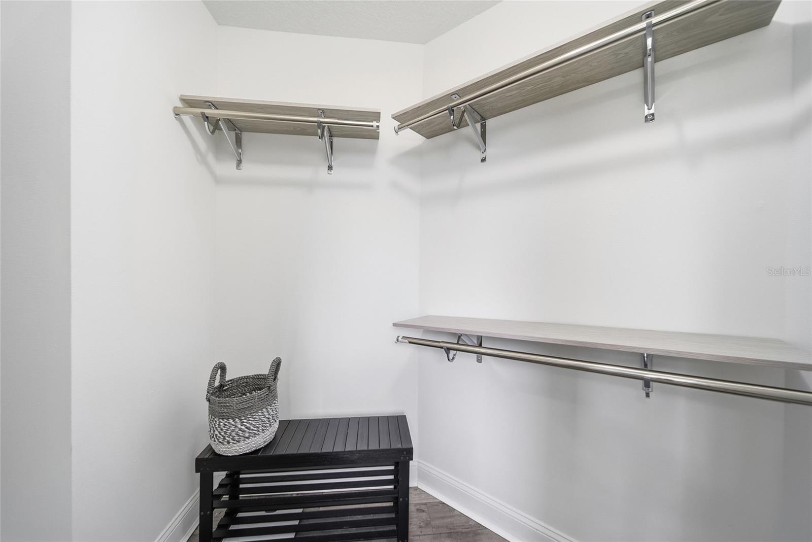 Listing photo id 12 for 2018 Attaway Drive