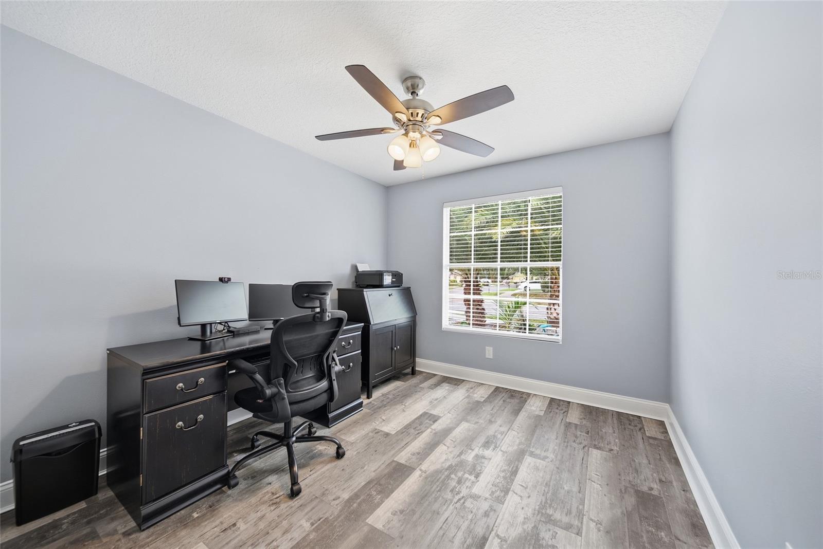 Listing photo id 15 for 2018 Attaway Drive