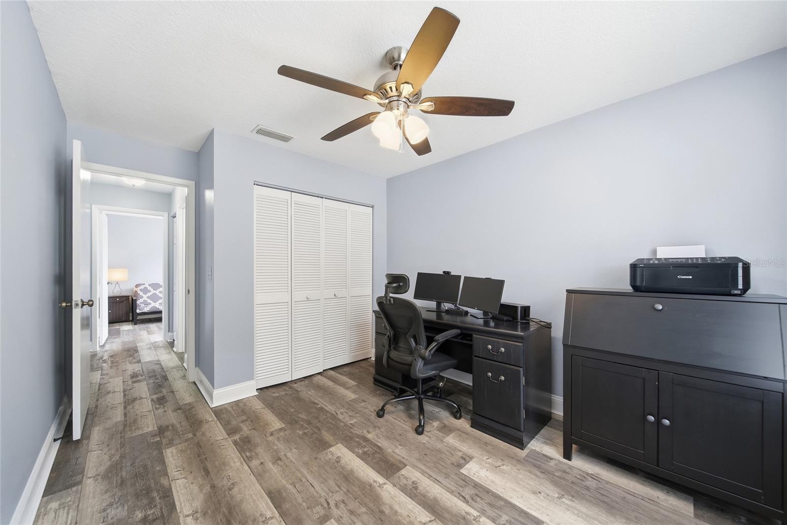 Listing photo id 16 for 2018 Attaway Drive