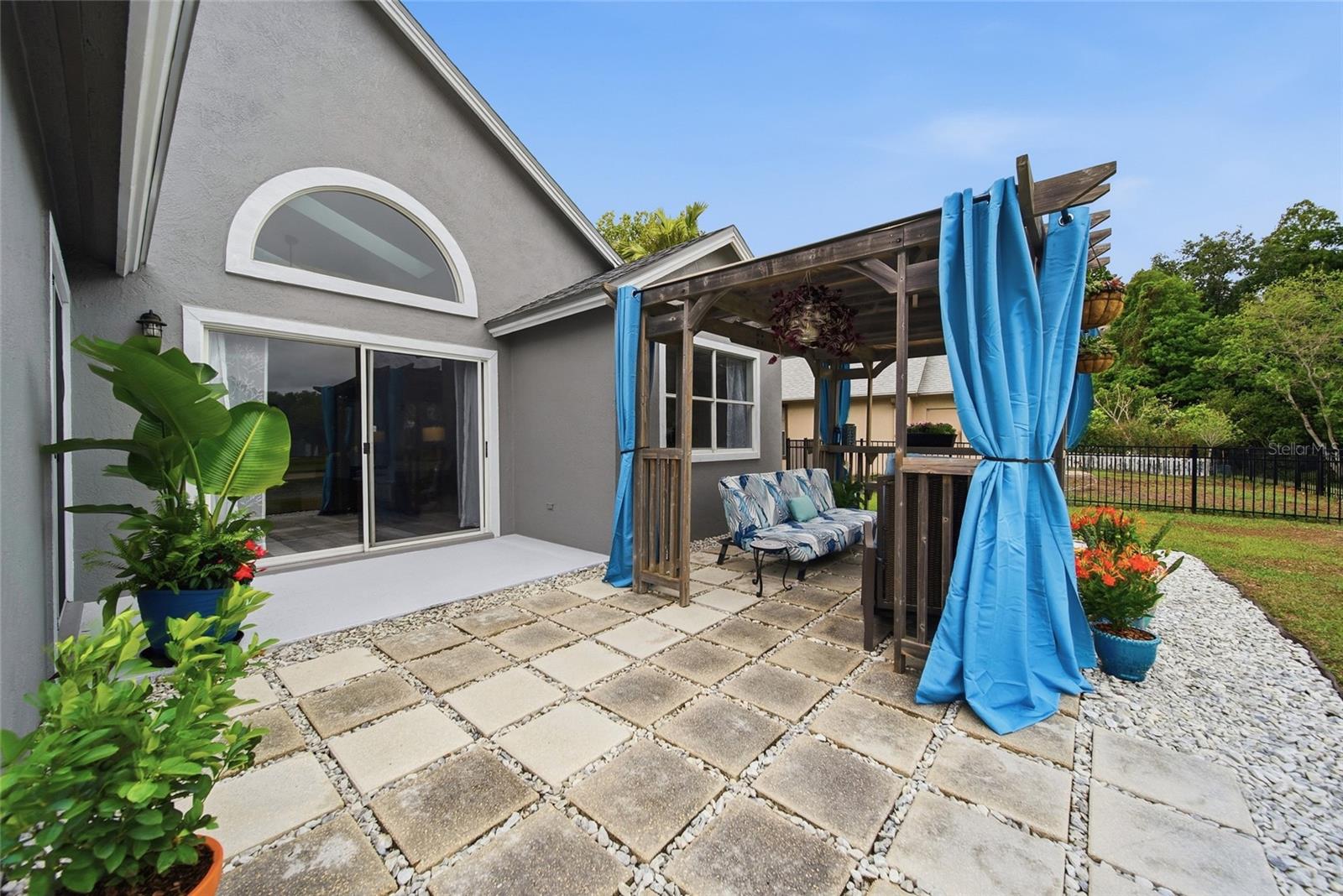 Listing photo id 21 for 2018 Attaway Drive