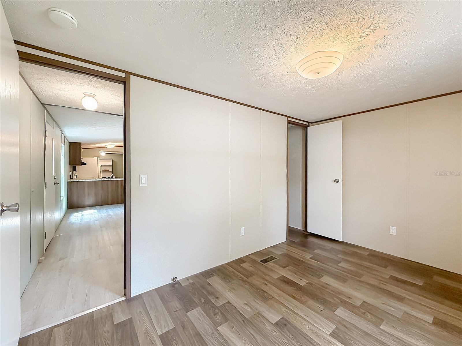 Image 12 of 40 For 11946 99th Terrace