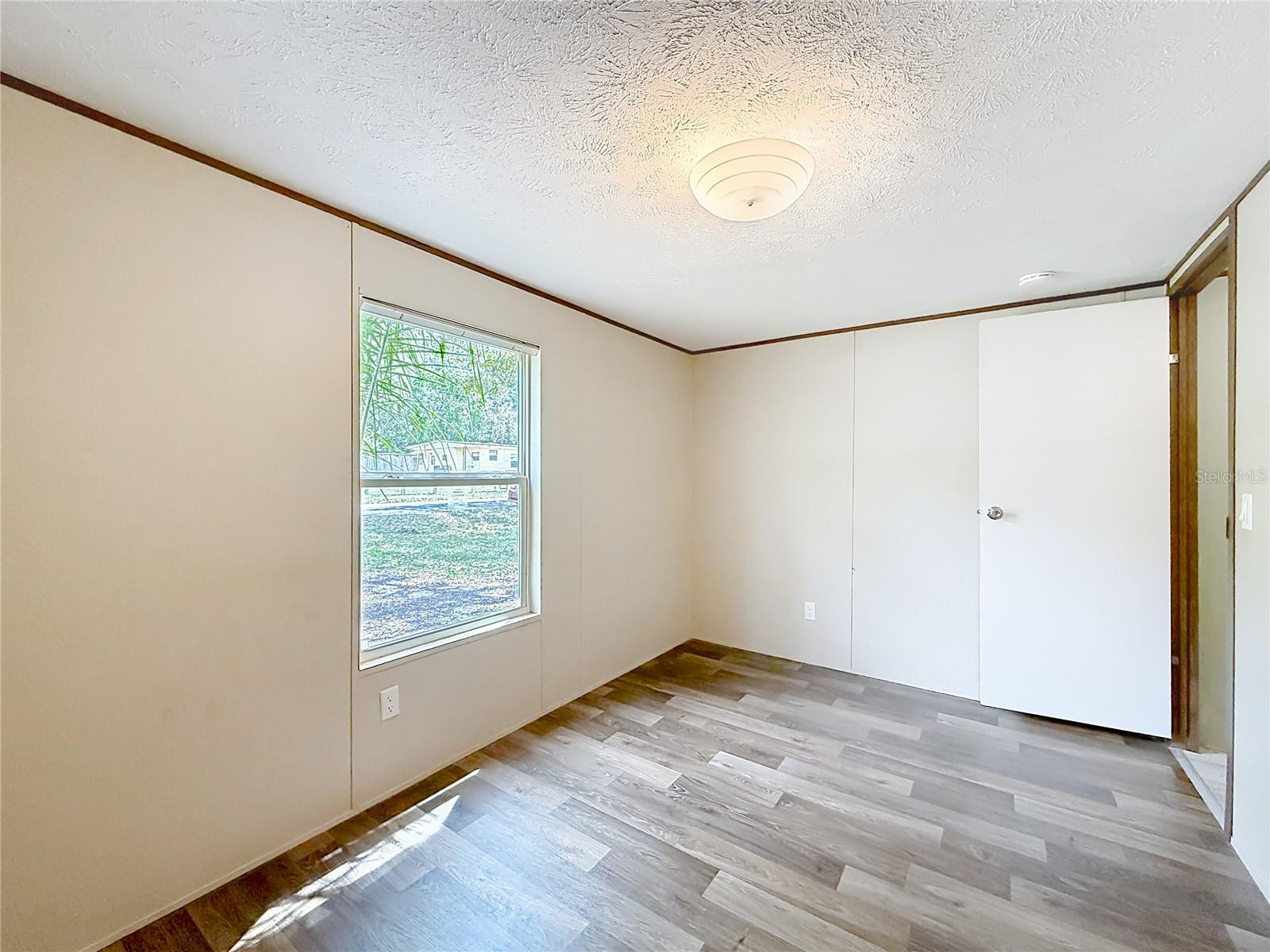 Image 14 of 40 For 11946 99th Terrace