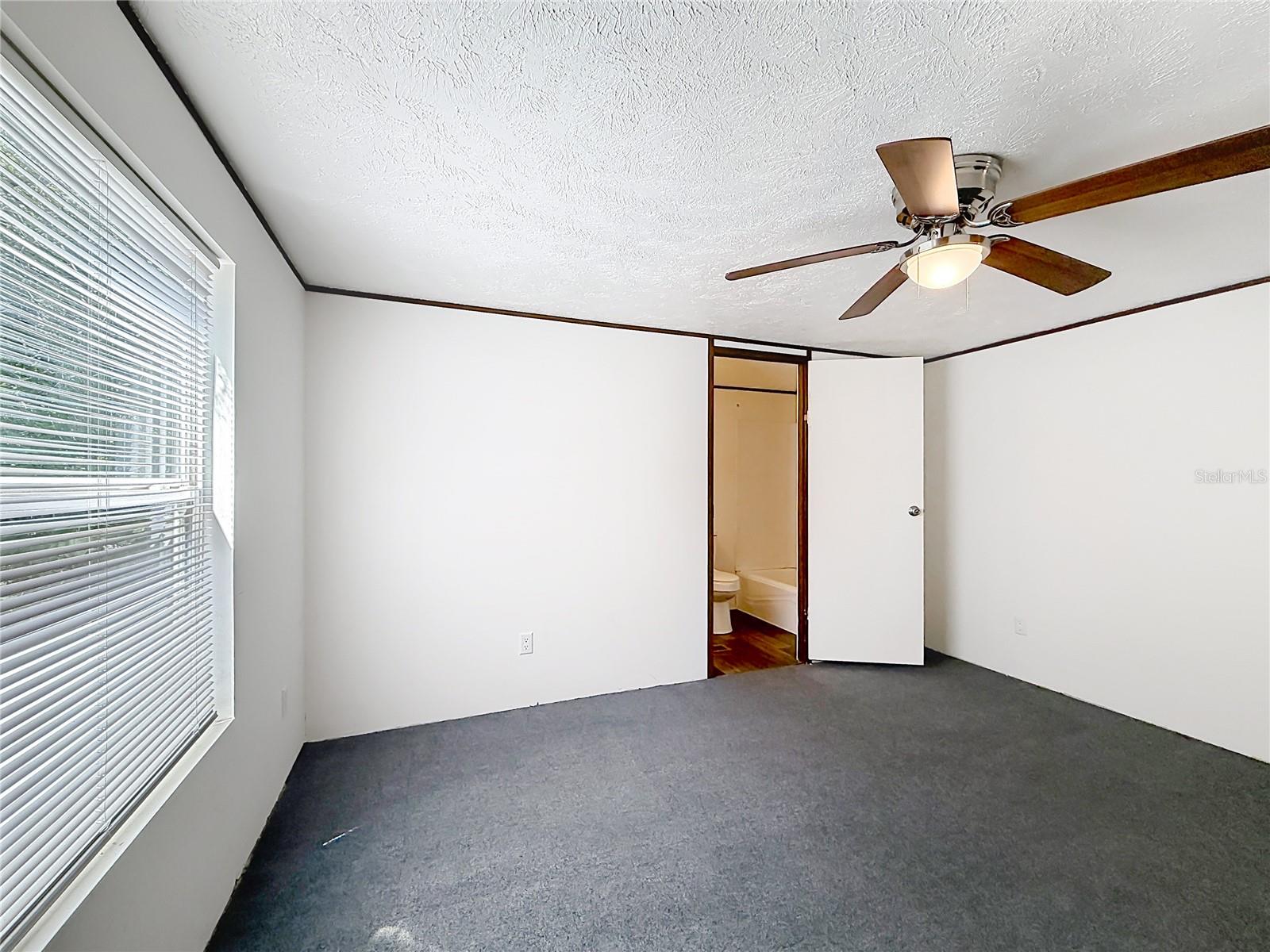 Image 17 of 40 For 11946 99th Terrace