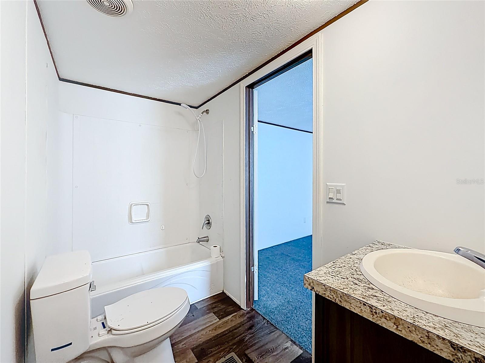 Image 19 of 40 For 11946 99th Terrace