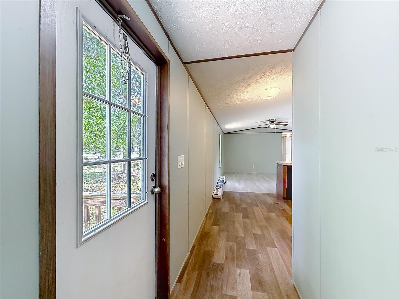 Image 22 of 40 For 11946 99th Terrace