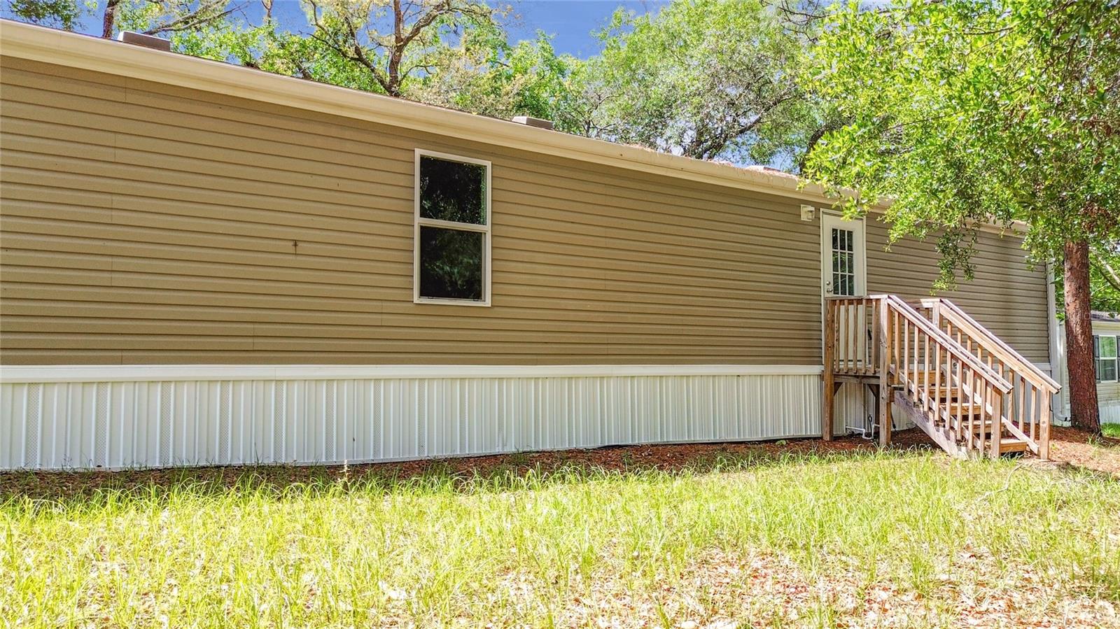 Image 24 of 40 For 11946 99th Terrace