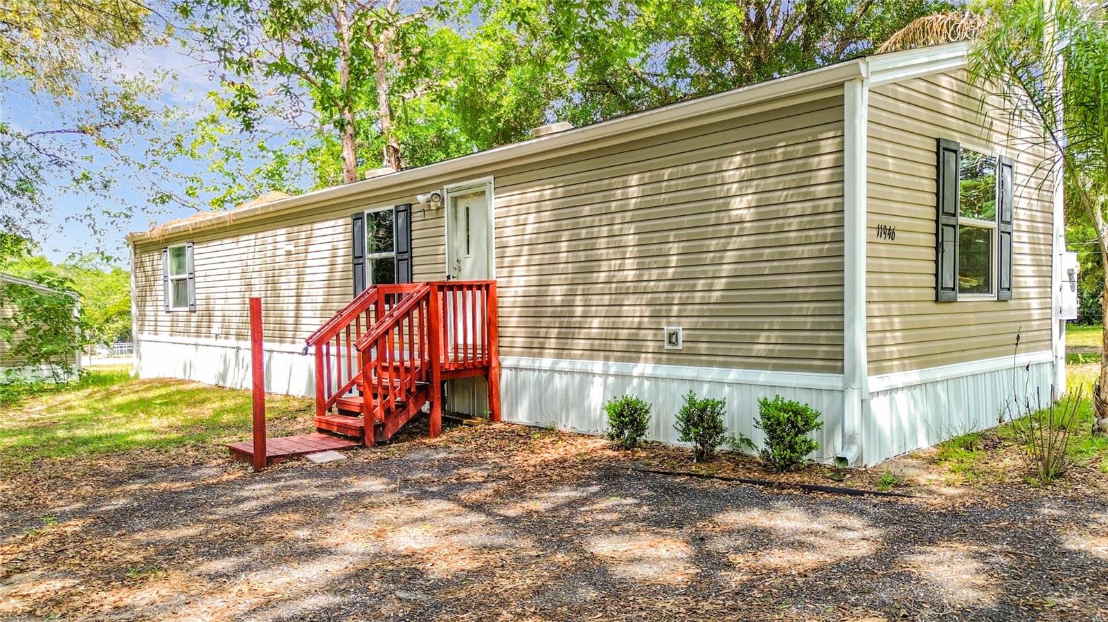 Image 32 of 40 For 11946 99th Terrace