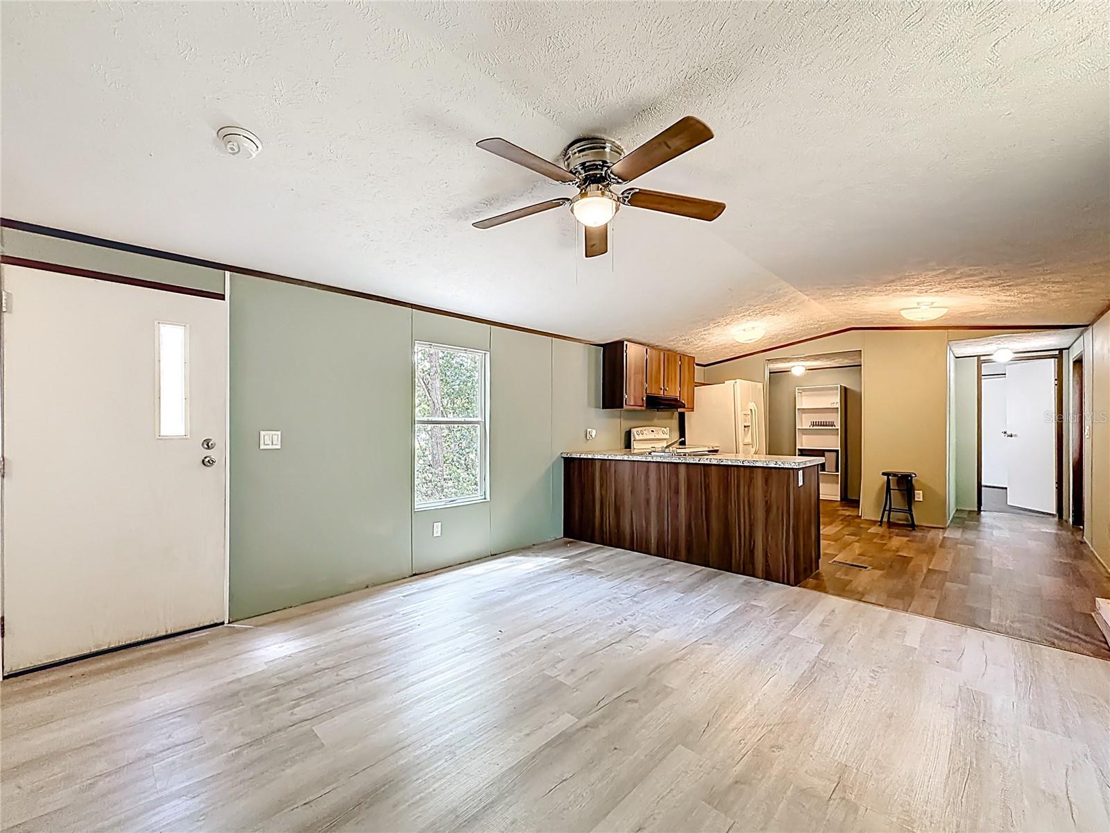 Image 5 of 40 For 11946 99th Terrace