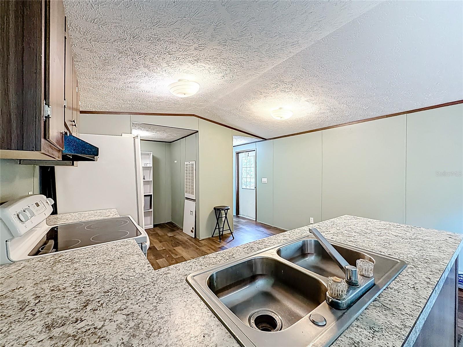 Image 8 of 40 For 11946 99th Terrace