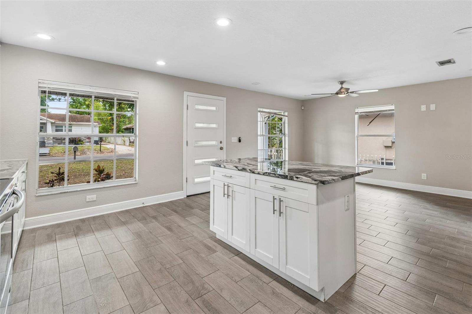 Listing photo id 8 for 310 Clinton Street