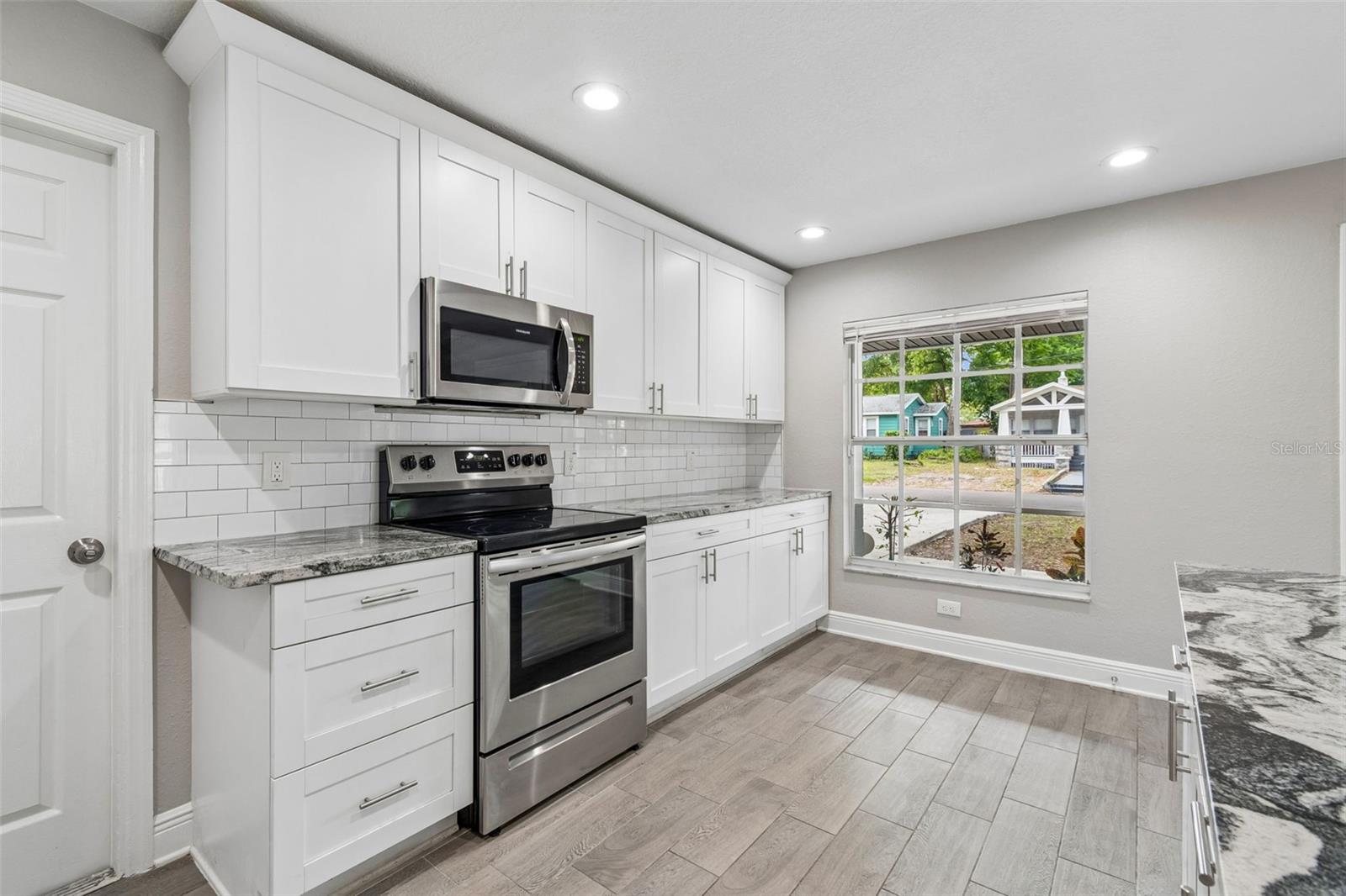 Listing photo id 9 for 310 Clinton Street