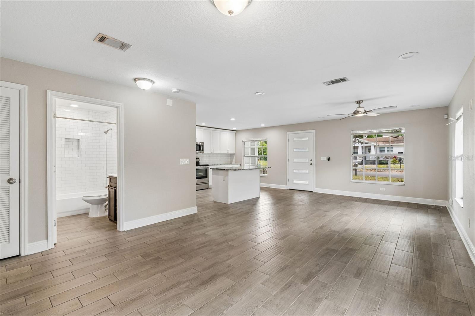 Listing photo id 11 for 310 Clinton Street