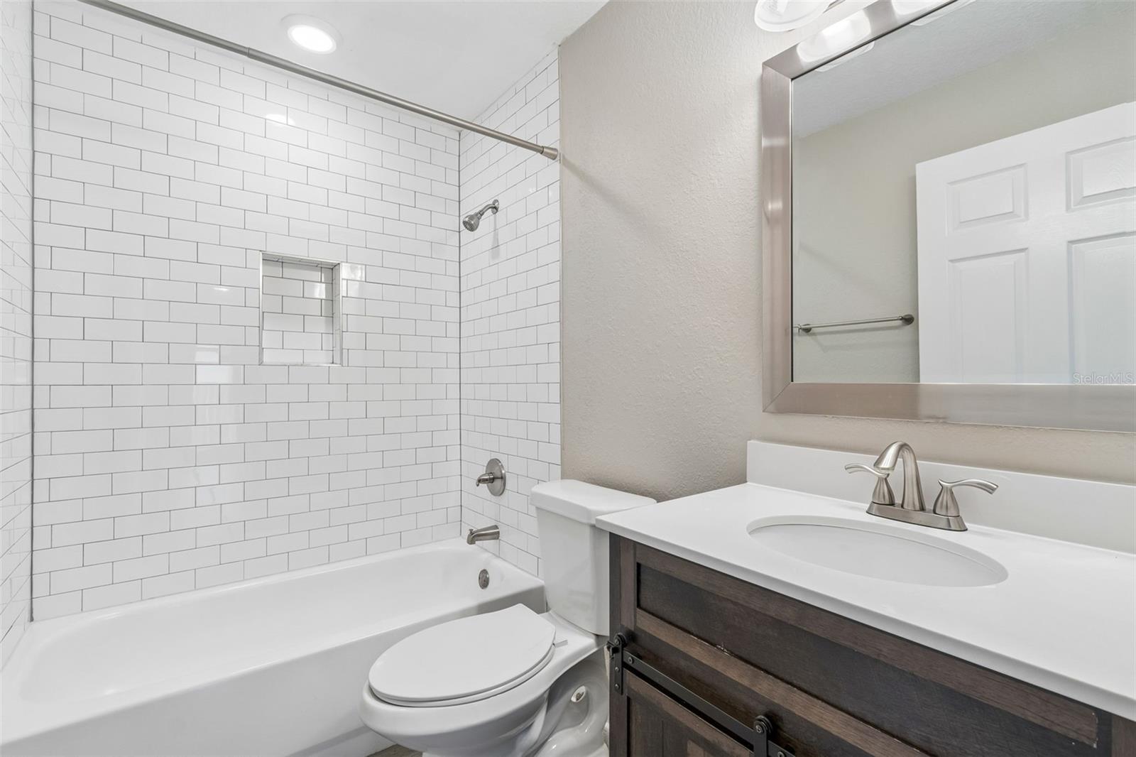 Listing photo id 13 for 310 Clinton Street