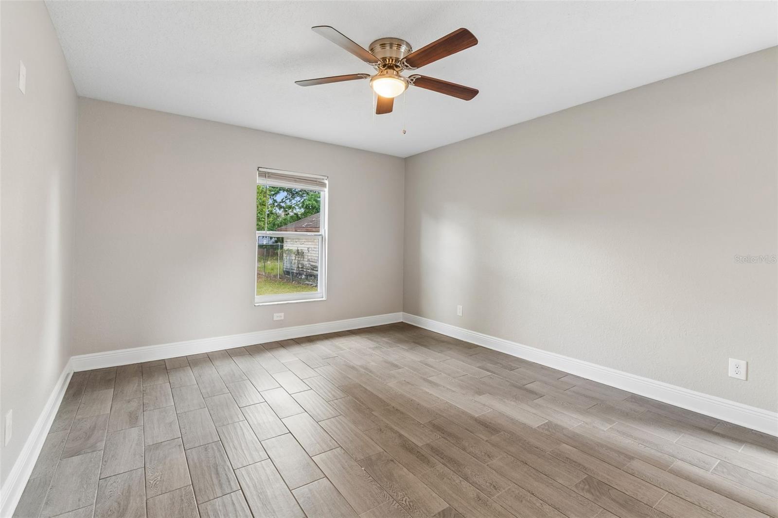 Listing photo id 17 for 310 Clinton Street