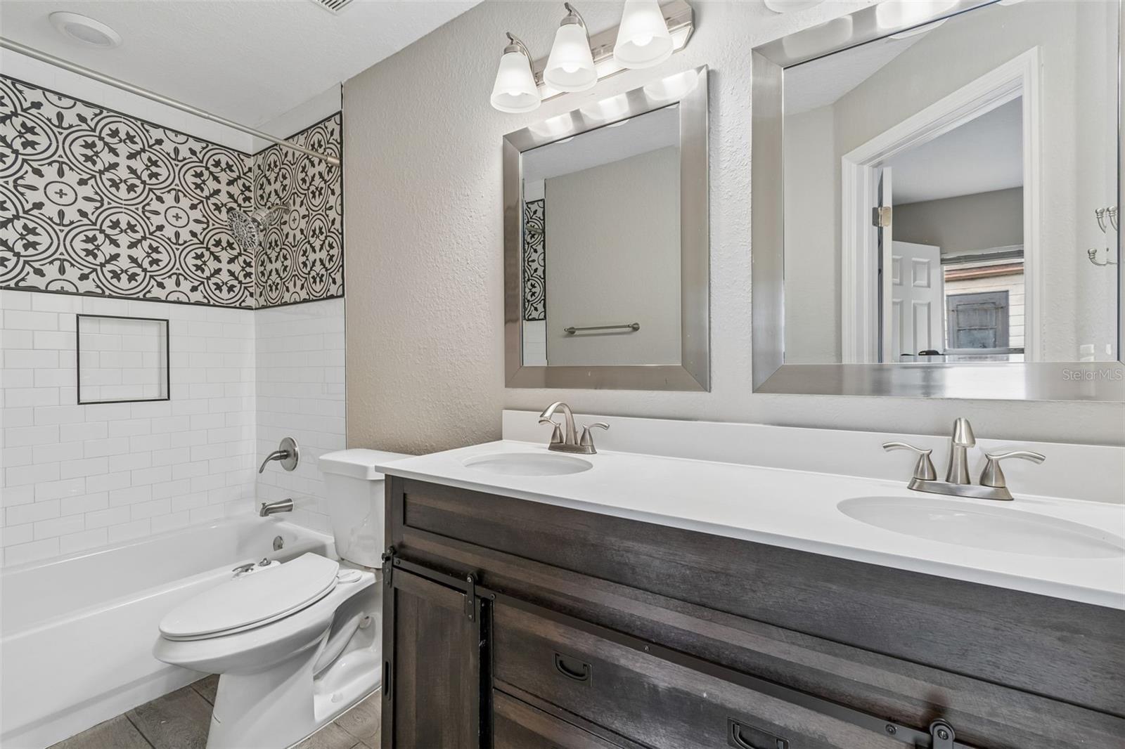 Listing photo id 22 for 310 Clinton Street