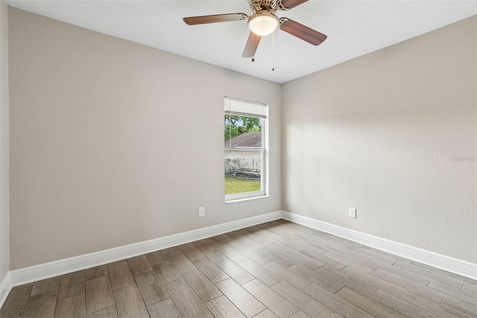 Listing photo id 25 for 310 Clinton Street