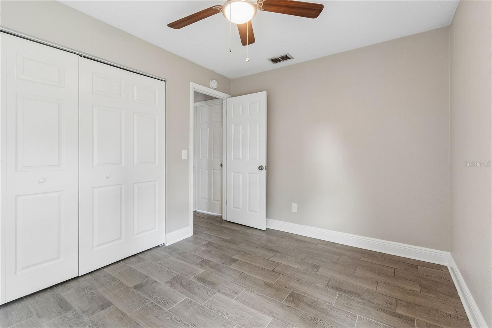 Listing photo id 27 for 310 Clinton Street