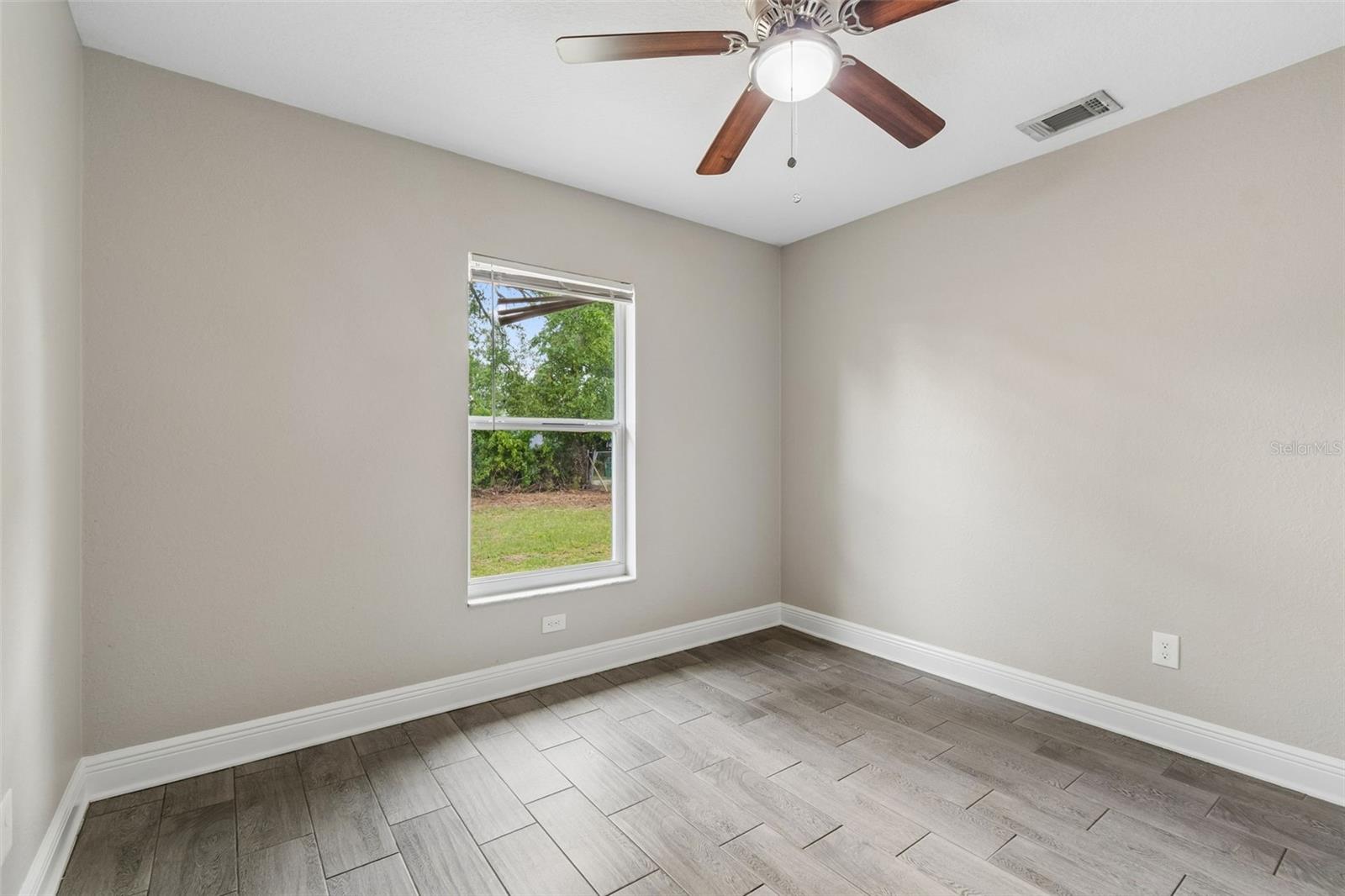 Listing photo id 29 for 310 Clinton Street