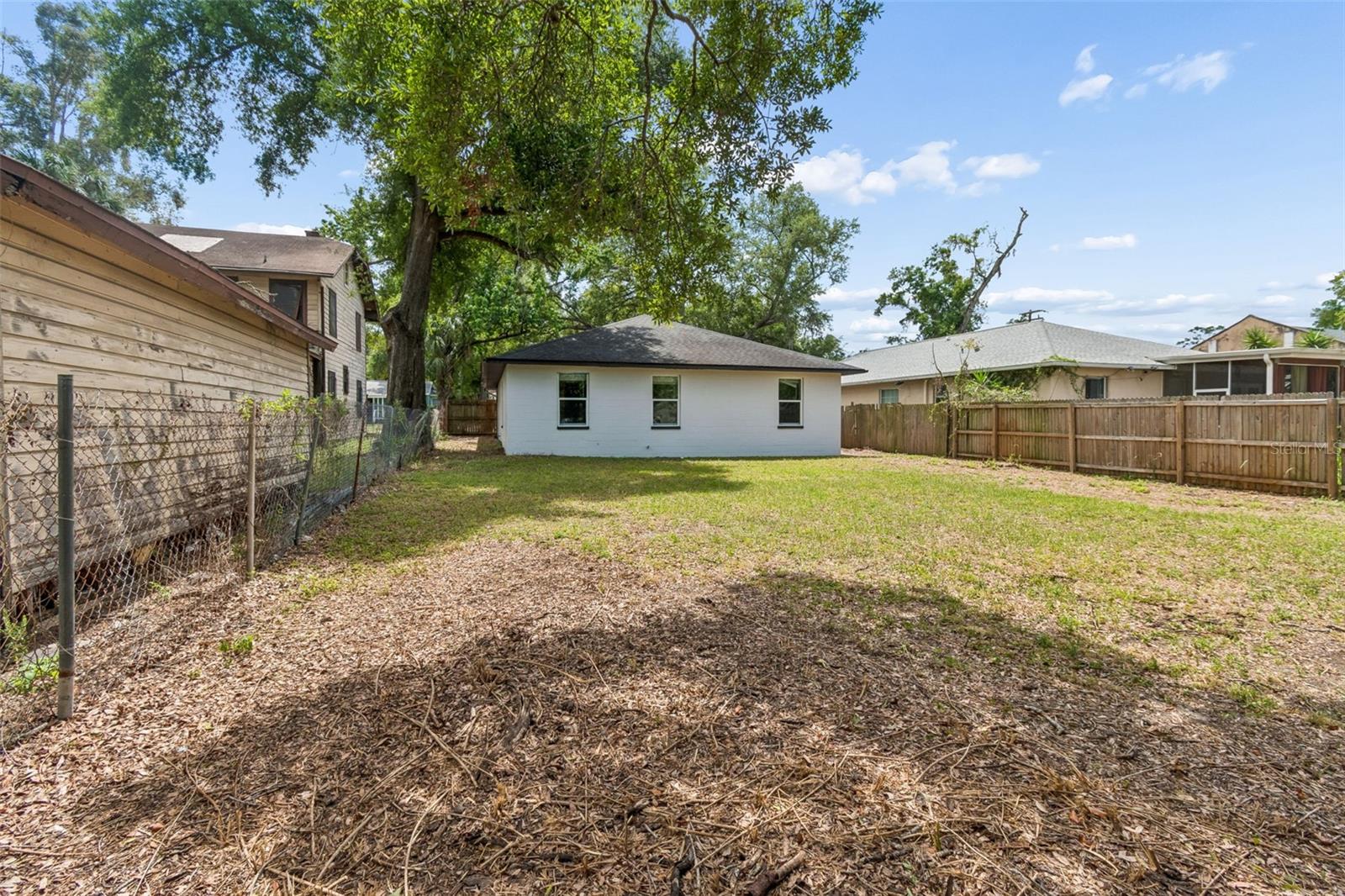 Listing photo id 32 for 310 Clinton Street