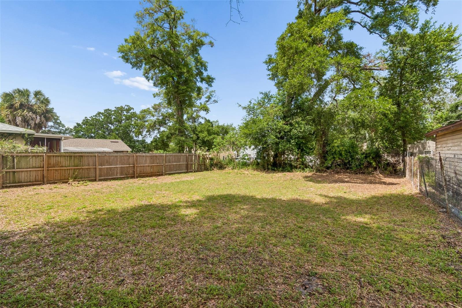 Listing photo id 33 for 310 Clinton Street