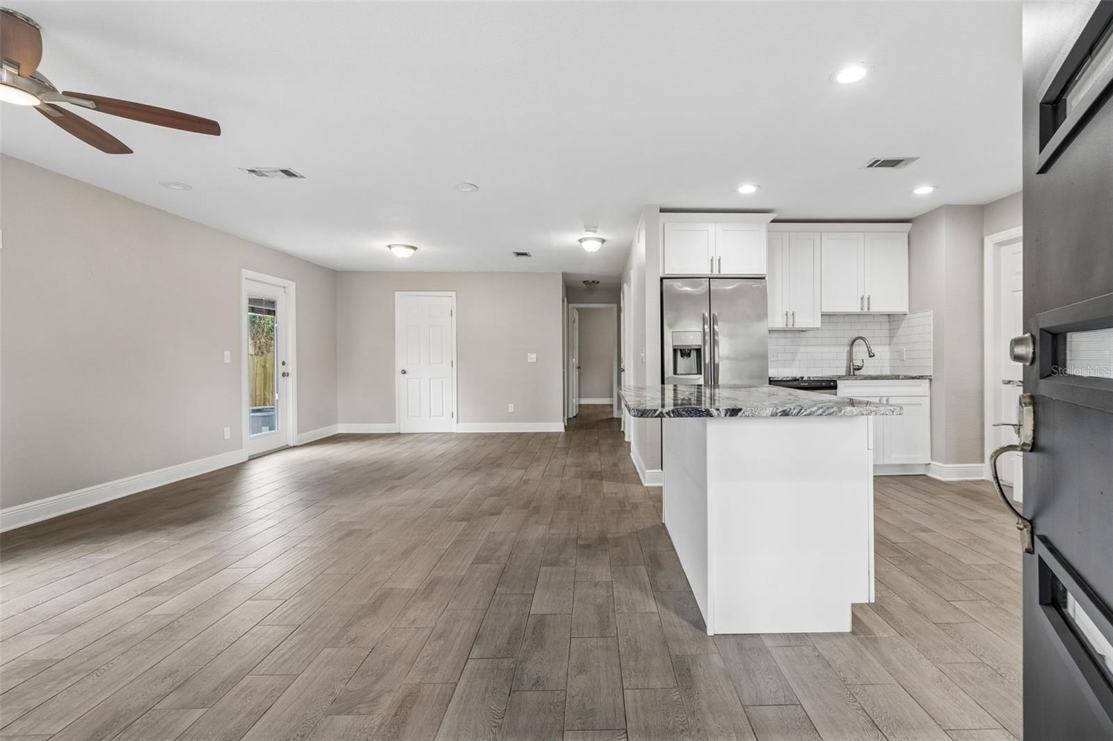 Listing photo id 2 for 310 Clinton Street