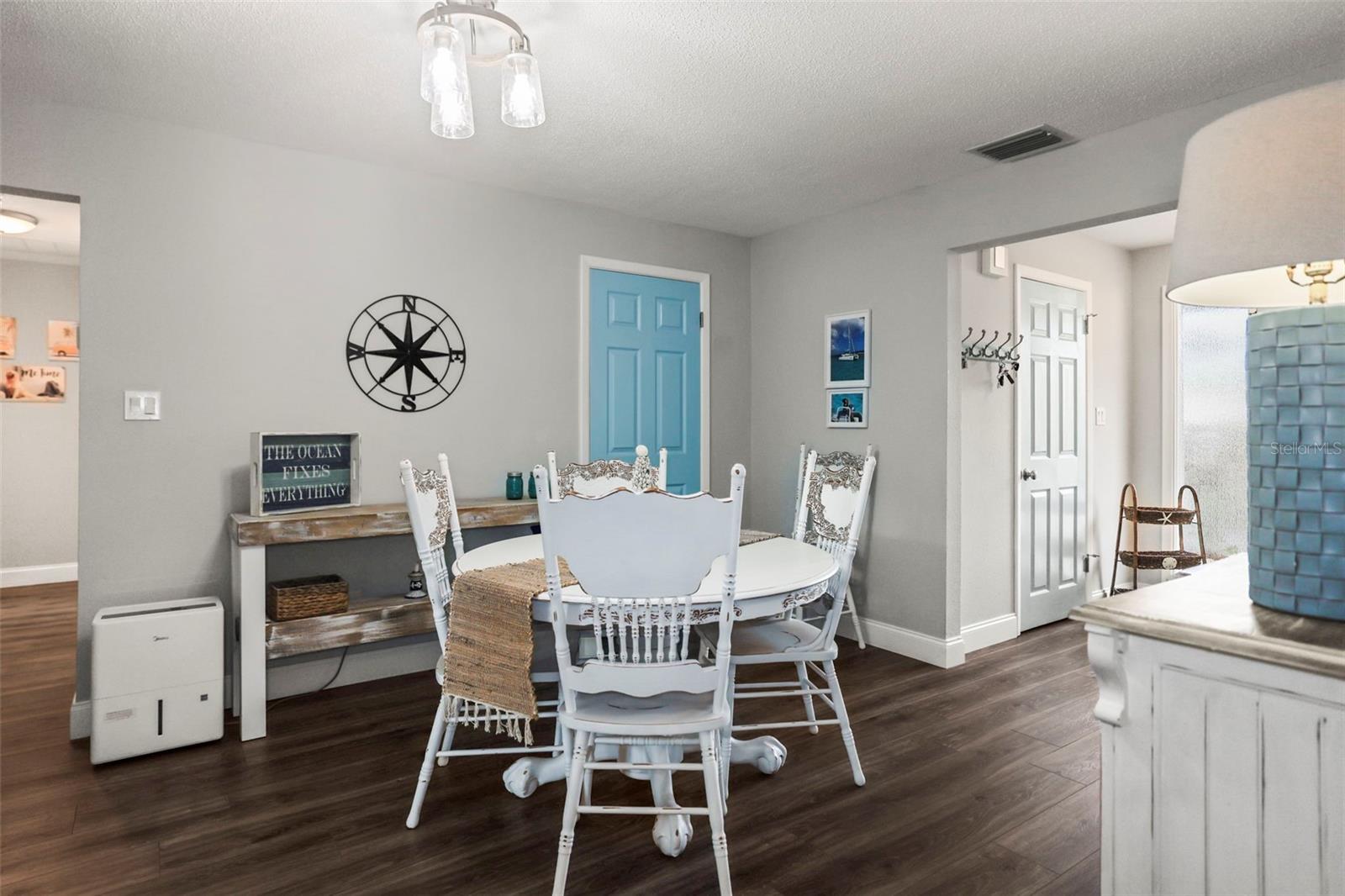 Image 24 of 44 For 1471 San Roy Drive