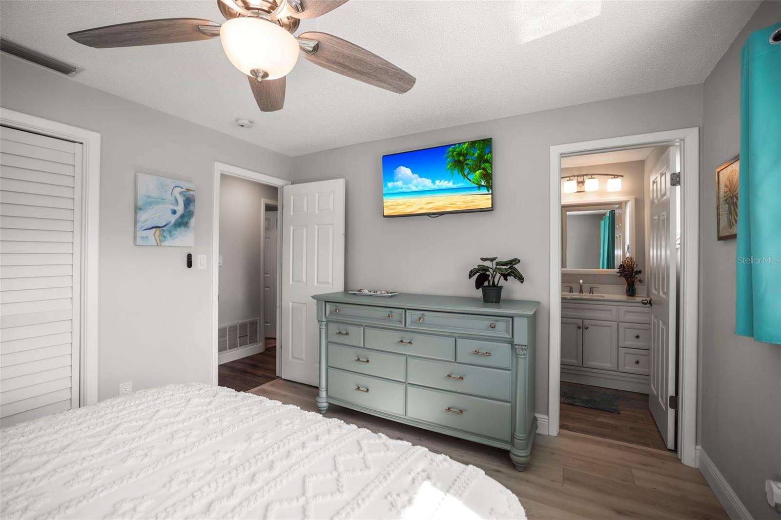 Image 26 of 44 For 1471 San Roy Drive