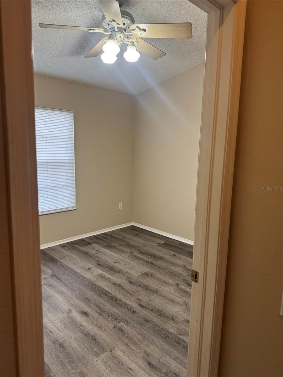 Listing photo id 11 for 30059 Granda Hills Court