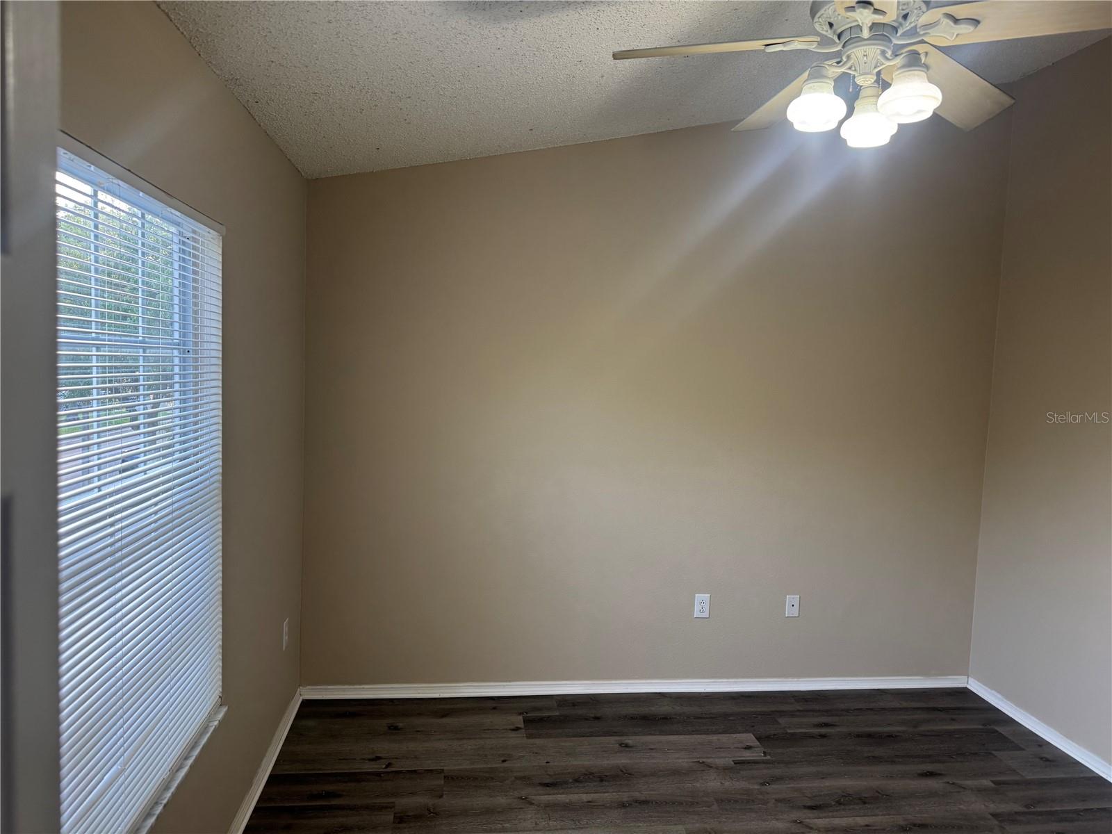 Listing photo id 13 for 30059 Granda Hills Court