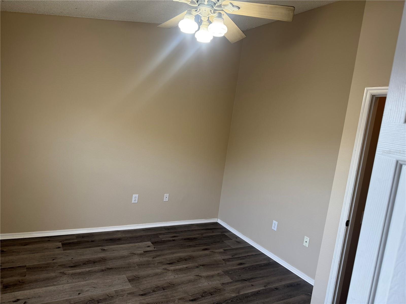 Listing photo id 14 for 30059 Granda Hills Court