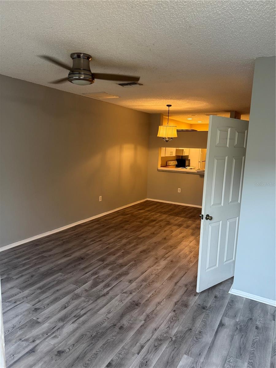 Listing photo id 1 for 30059 Granda Hills Court