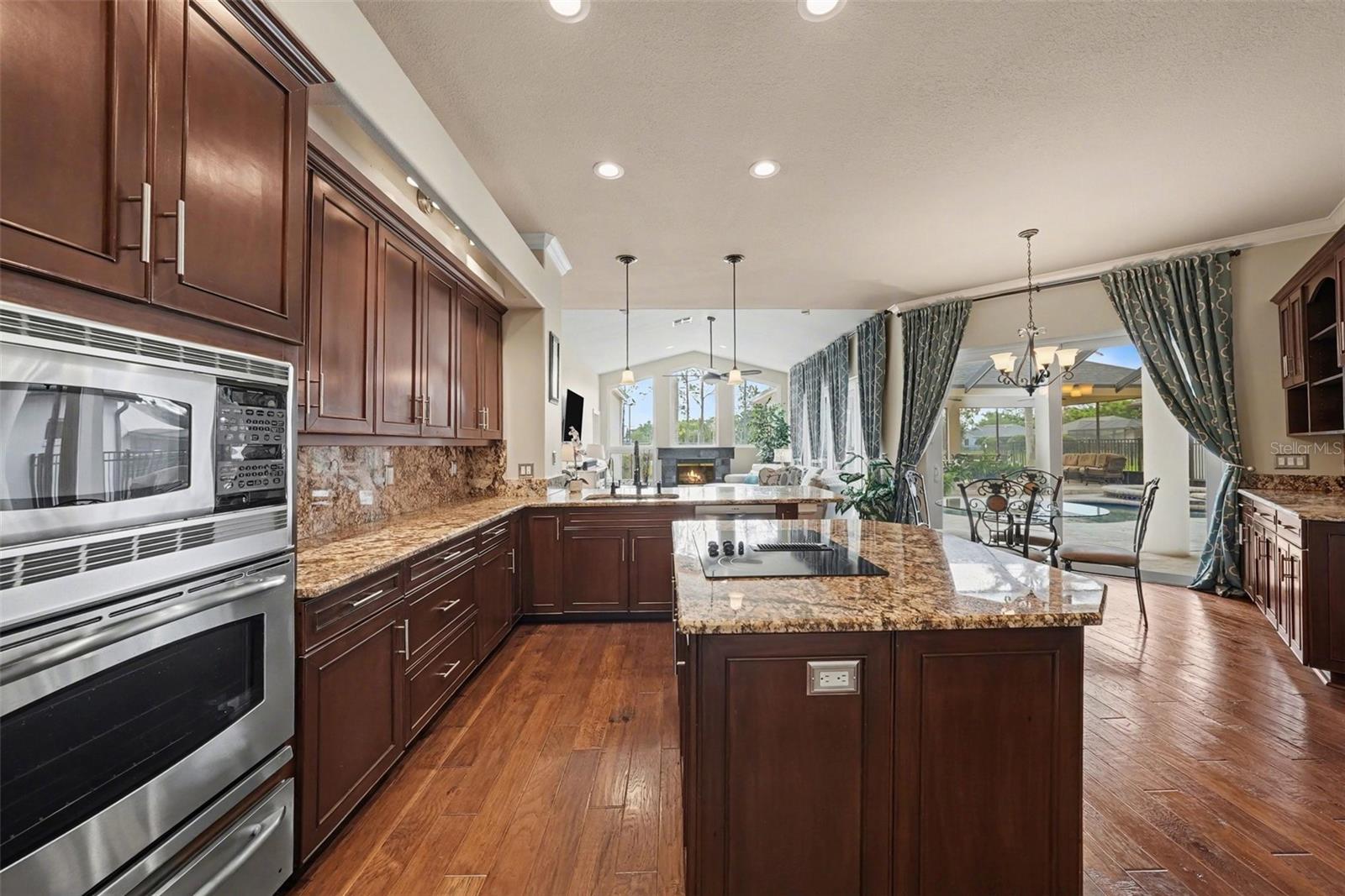 Image 14 of 49 For 18817 Wimbledon Circle