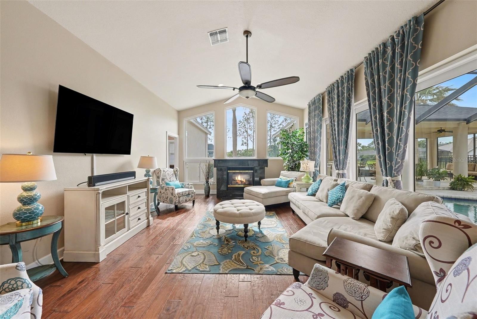 Image 16 of 49 For 18817 Wimbledon Circle