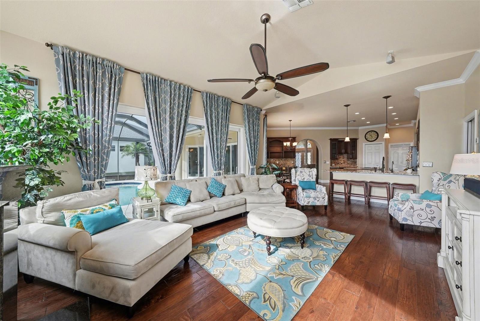 Image 18 of 49 For 18817 Wimbledon Circle